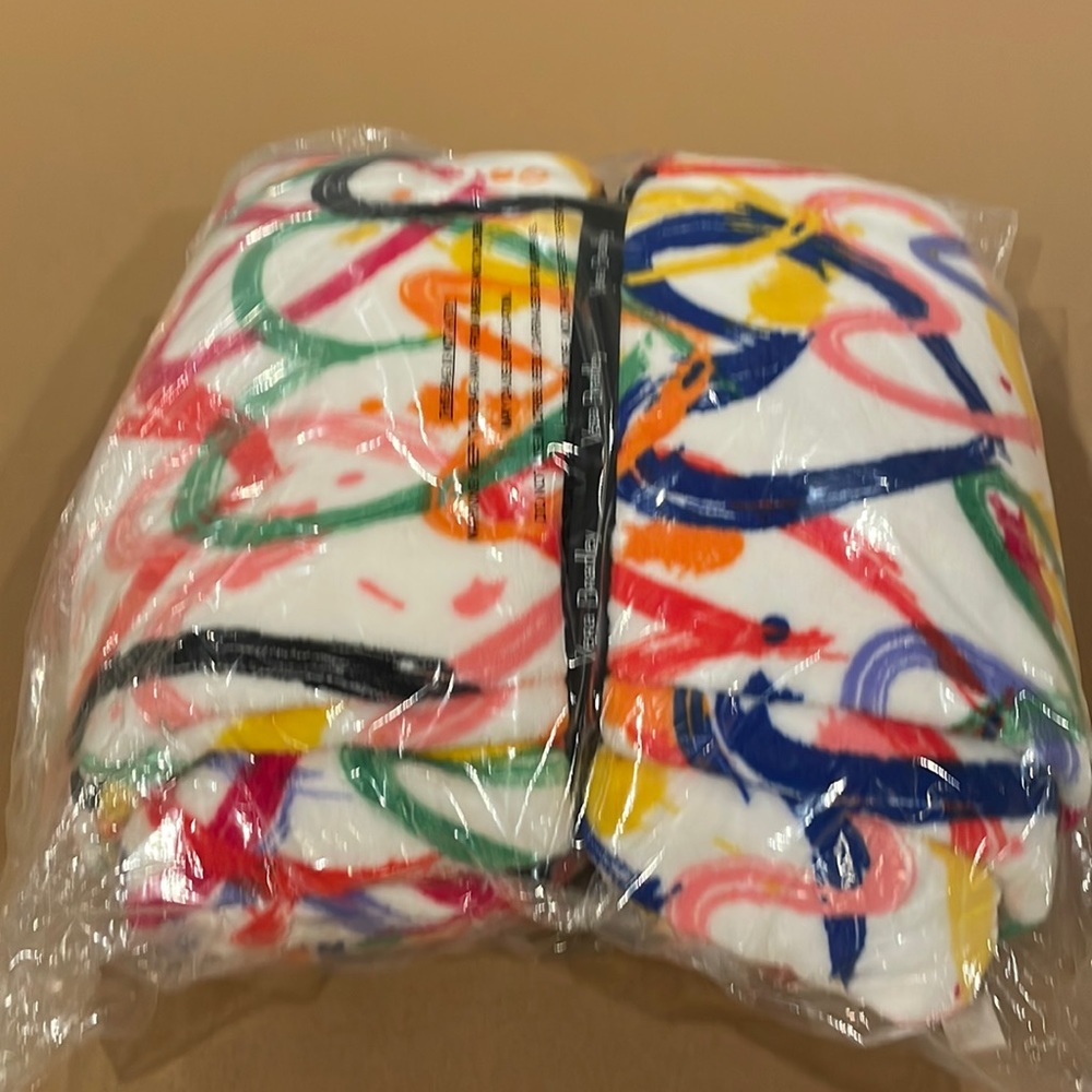NWT Vera Bradley XL throw in Art Hearts
